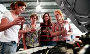 Imagem da notícia - Detran-AM oferta cursos para condutores de Veículos de Emergência e Condução Escolar, Monitor de Transporte Escolar e Mecânica de Salto Alto