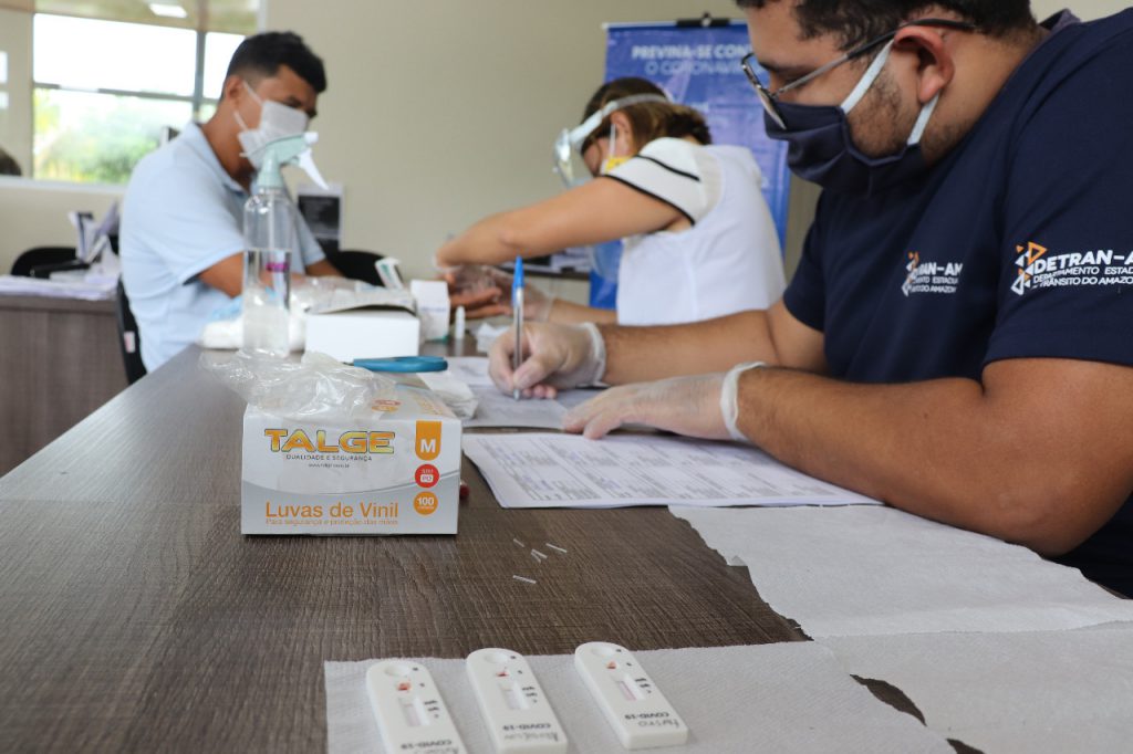 Detran-AM faz teste de Covid-19 nos examinadores para retorno dos exames da categoria B