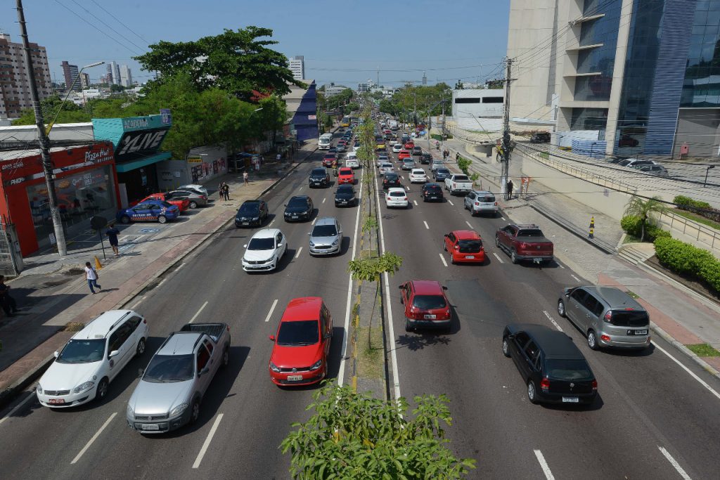 Veículos de outros estados podem ser retidos e multados pelo Detran se não forem transferidos para o AM