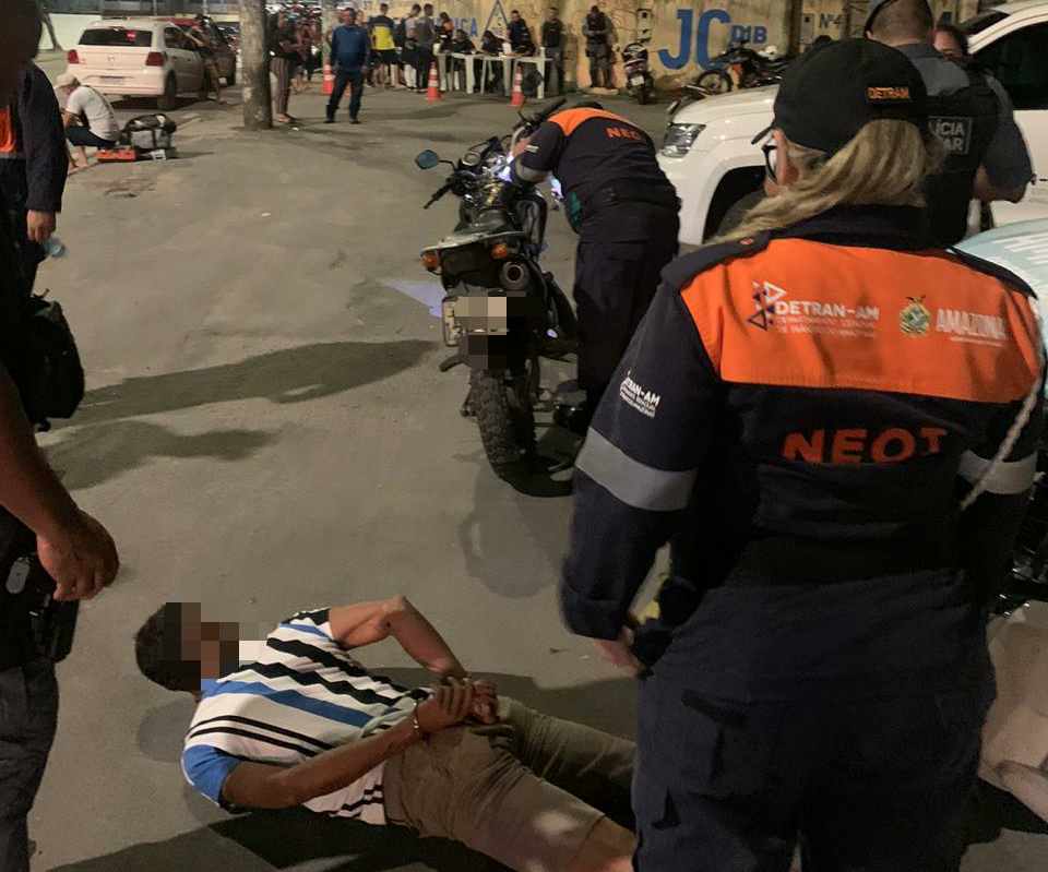 Agentes do Detran-AM recuperam motos roubadas em blitze