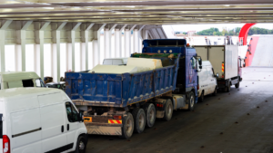 Imagem da notícia - Detran Amazonas alerta para novo dispositivo de segurança para caminhões com carroceria basculante e caminhão-trator