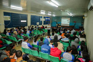 Imagem da notícia - Detran Amazonas: ‘CNH na Escola’ chega ao interior e promove palestra para alunos do município de Manacapuru