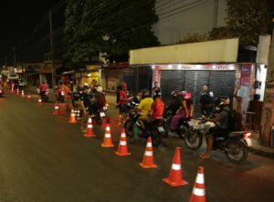 Imagem da notícia - Detran-AM: Ação conjunta para garantir segurança viária resulta na remoção de 38 motocicletas irregulares e em 161 autuações
