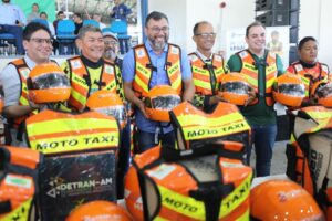 Imagem da notícia - ‘Motociclista Legal’: Detran-AM entrega 350 kits de segurança para mototaxistas, em Manicoré