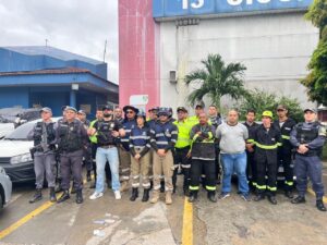 Imagem da notícia - Operação Sucata fiscaliza oficinas mecânicas e remove sucatas de veículos que ocupavam indevidamente o espaço público