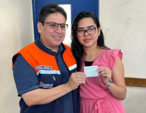 Imagem da notícia - Governo Presente: Detran-AM certifica participantes do curso de Direção Defensiva e entrega CNHs Social