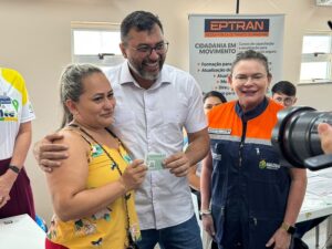 Imagem da notícia - CNH Social: Detran Amazonas entrega mais de 90 carteiras durante a 10ª edição do Governo Presente