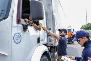 Imagem da notícia - Operação Carga Pesada: Detran-AM autua mais de 2 mil caminhões por oferecer risco de acidentes de trânsito
