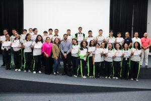 Imagem da notícia - Detran Amazonas entrega 28 certificados do projeto ‘CNH na Escola’