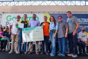 Imagem da notícia - Governo Presente: Detran-AM entrega certificados e habilitações da CNH Social
