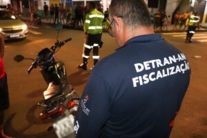 Imagem da notícia - Detran-AM: Fiscalização registra 258 autuações por irregularidades em motocicletas e veículos