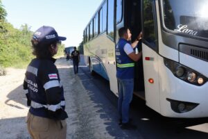 Imagem da notícia - Arsepam autua 19 veículos por transporte intermunicipal irregular na rodovia AM-010