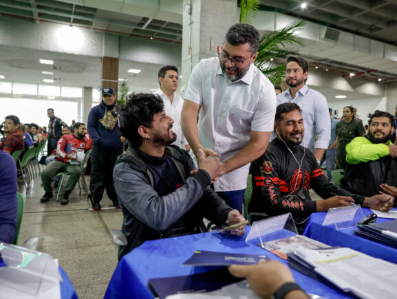 Governador Wilson Lima aponta valorização de mototaxistas e motofretistas com liberação de crédito