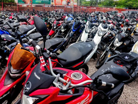 Detran-AM promove visitação para o próximo leilão, segunda-feira (13/10)