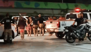 Imagem da notícia - Detran-AM: Durante fiscalização, motociclista sem capacete é preso após tentar fugir e agredir autoridades