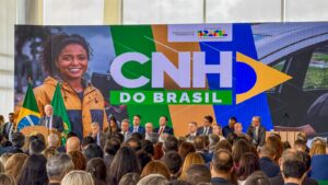 Imagem da notícia - Direção do Detran Amazonas participa do lançamento da CNH do Brasil; confira novas regras