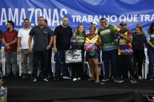 Imagem da notícia - Detran-AM entrega 73 kits de segurança a motofretistas no interior do Estado