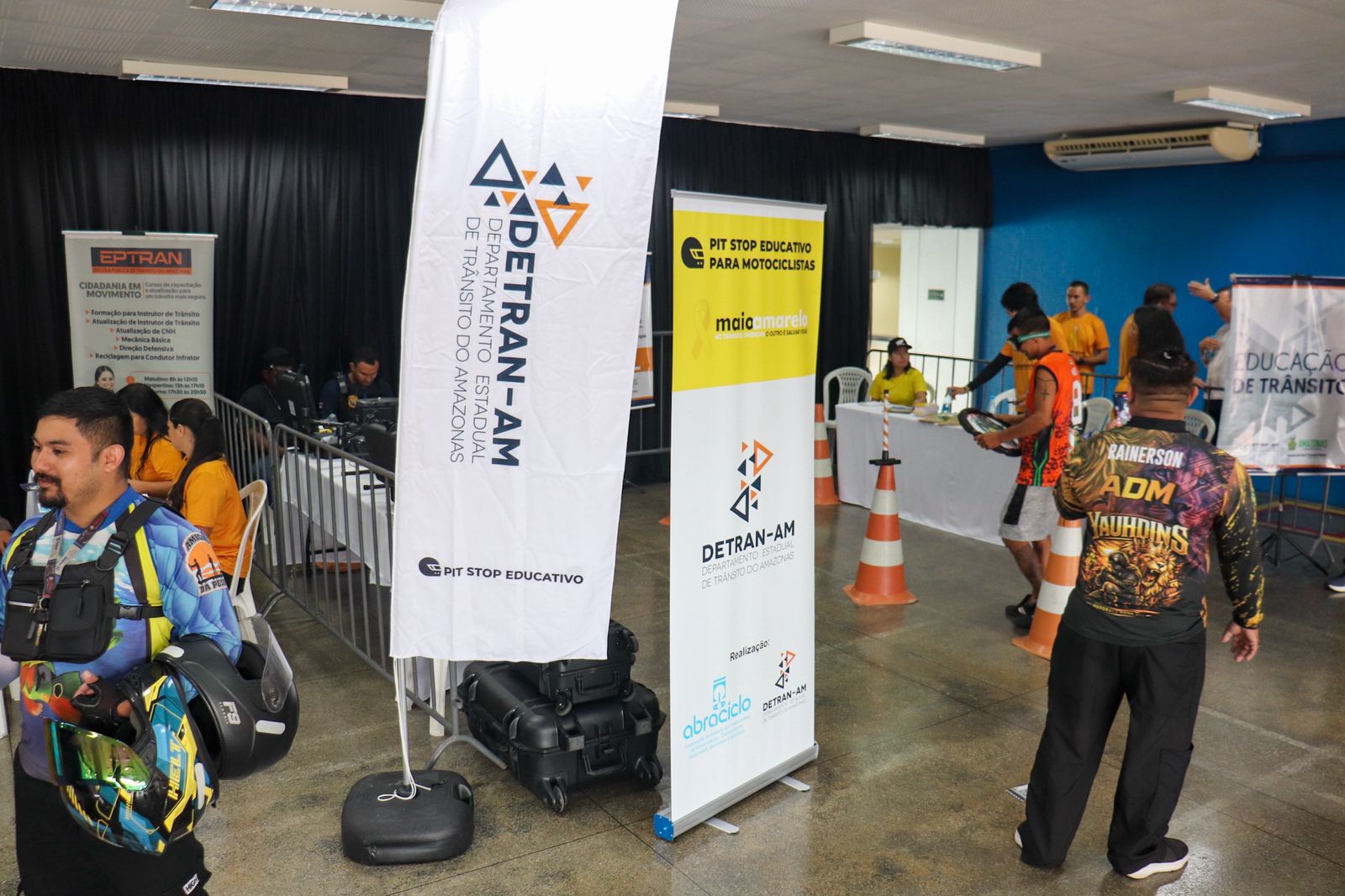 Maio Amarelo: Detran-AM e Abraciclo iniciam mais uma edição do Pit Stop Educativo